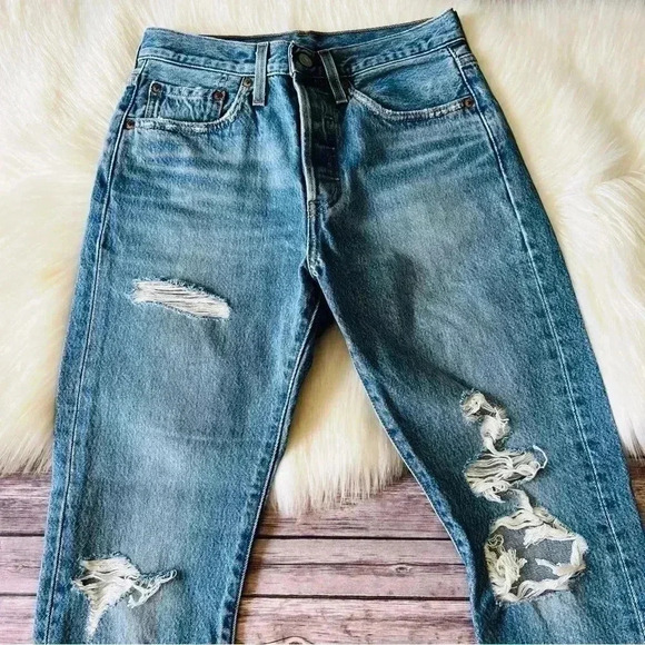 New Levi’s 501 Skinny Jeans Distressed Sz 26 - Picture 5 of 10